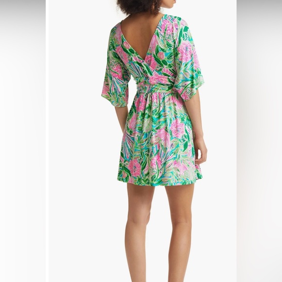 Lily Pulitzer Parigi Romper in BLUE HORIZON
COMING IN HOT - Picture 2 of 8